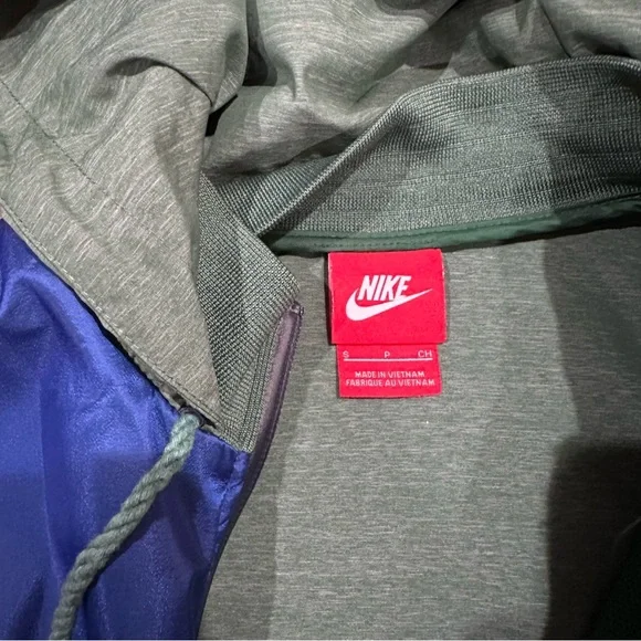 Nike Windbreaker Jacket - Picture 3 of 8